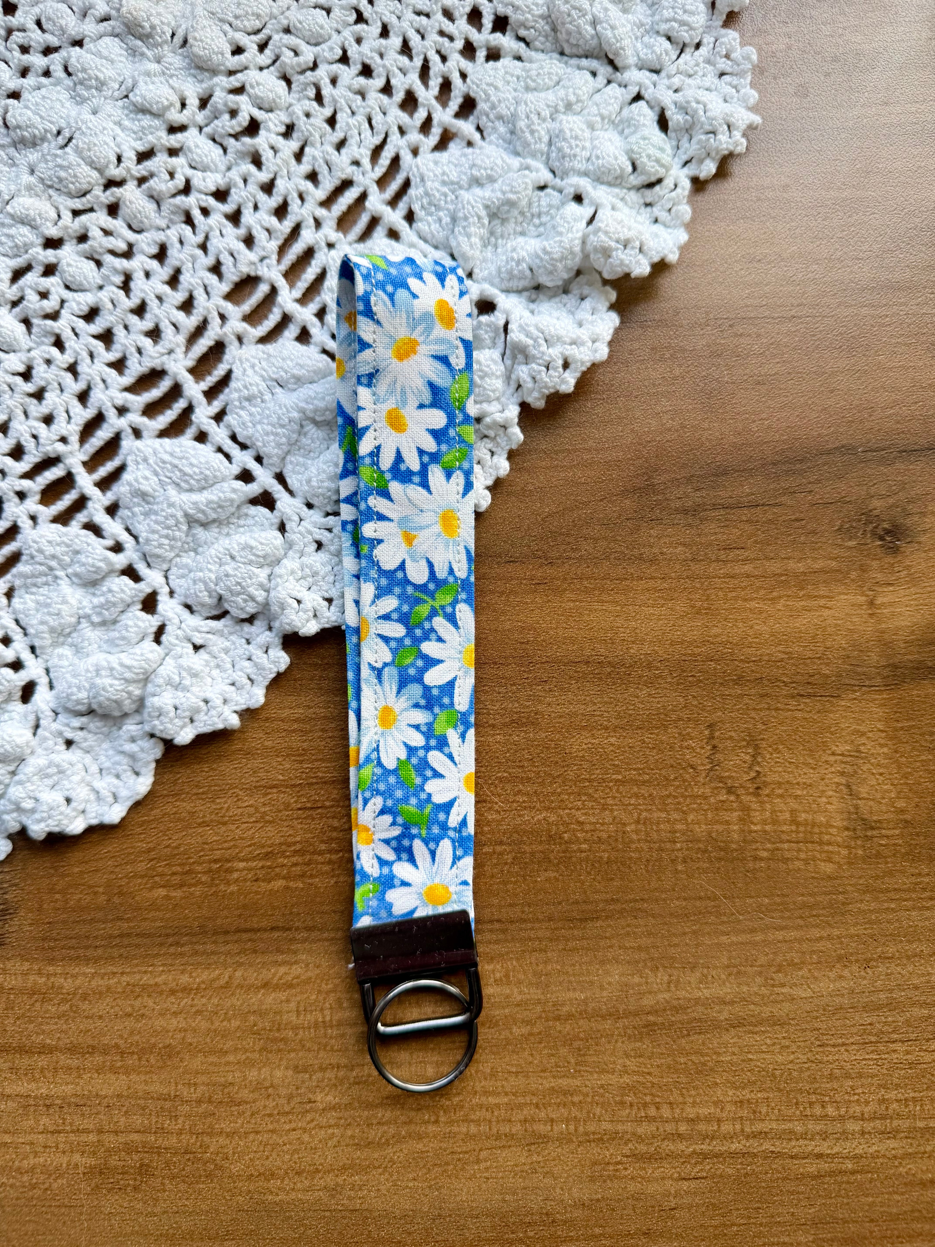 Blue Daisy Wristlet w/ Black Keychain