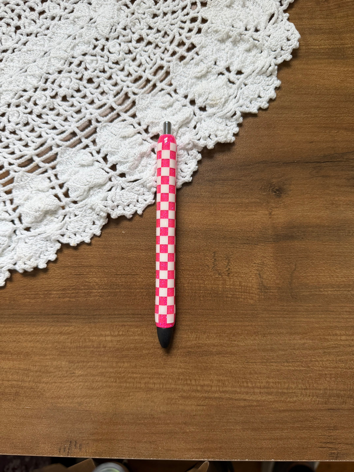 White Checkered on Pink Pen